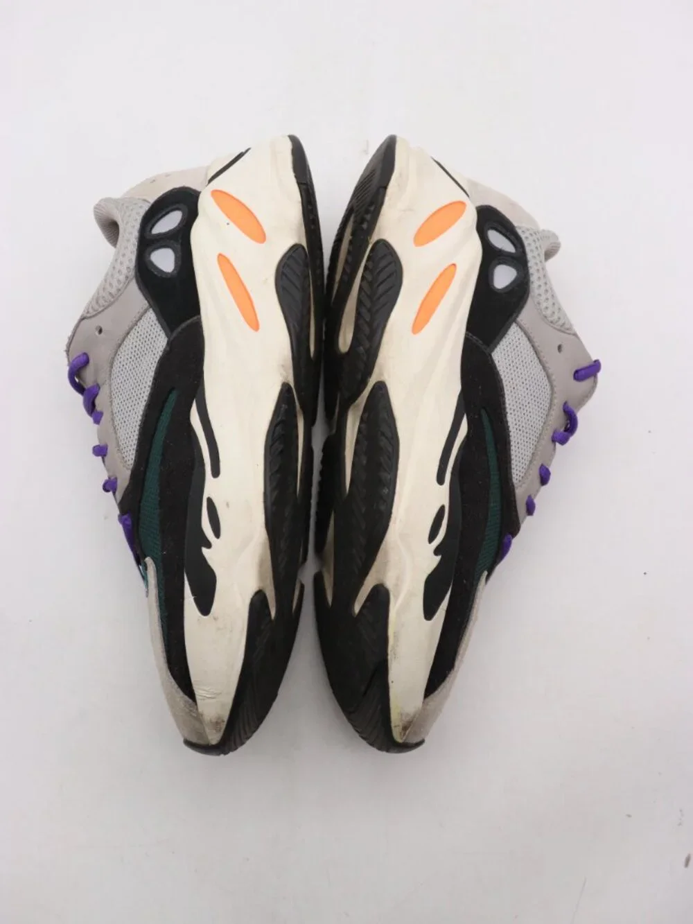 Adidas Yeezy Boost 700 Wave Runner Men's Size 9.5 Athletic Sneakers B75571